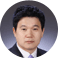 李**